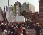 松陰神社境内に立つ会津の旗